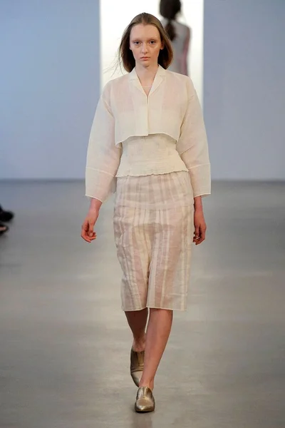 Look 14